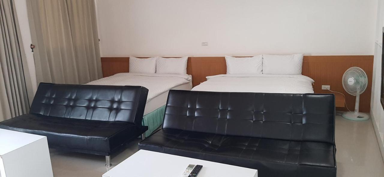Sky Square Homestay Маґун Екстер'єр фото