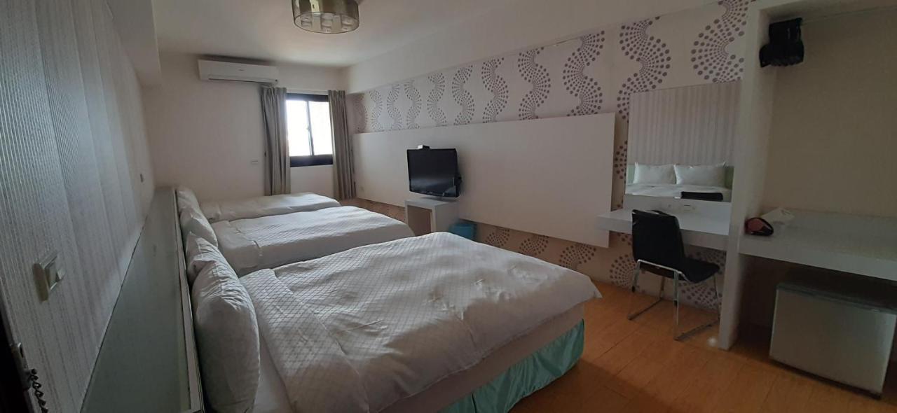 Sky Square Homestay Маґун Екстер'єр фото
