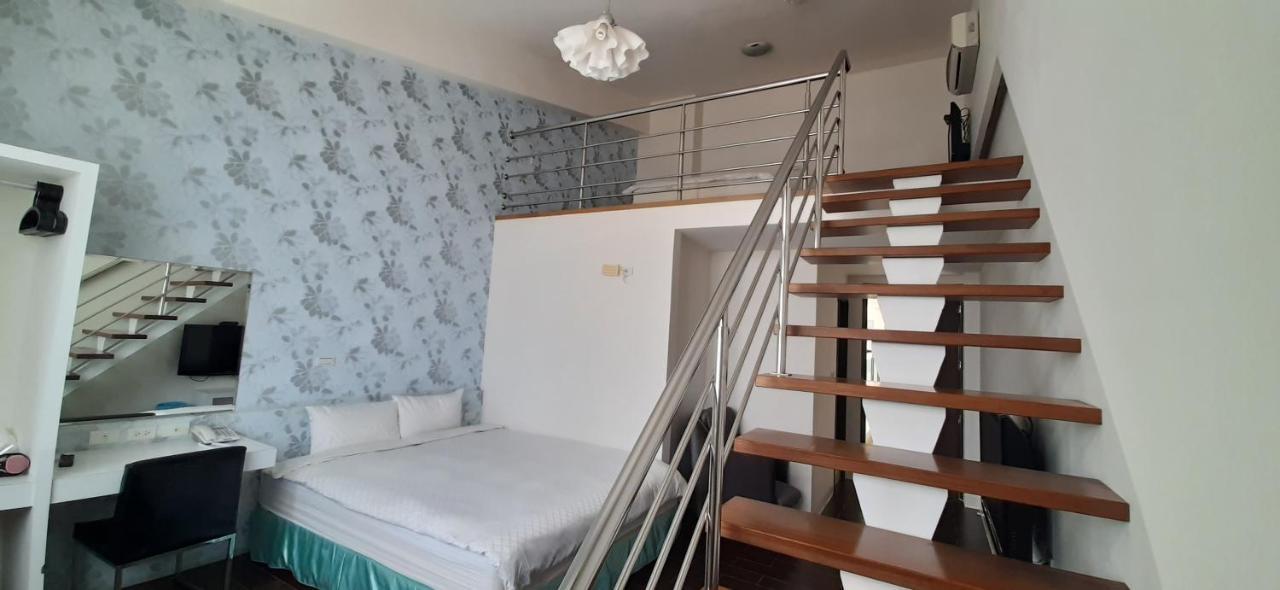 Sky Square Homestay Маґун Екстер'єр фото