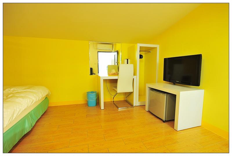 Sky Square Homestay Маґун Екстер'єр фото