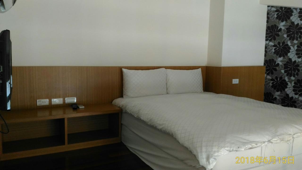 Sky Square Homestay Маґун Екстер'єр фото