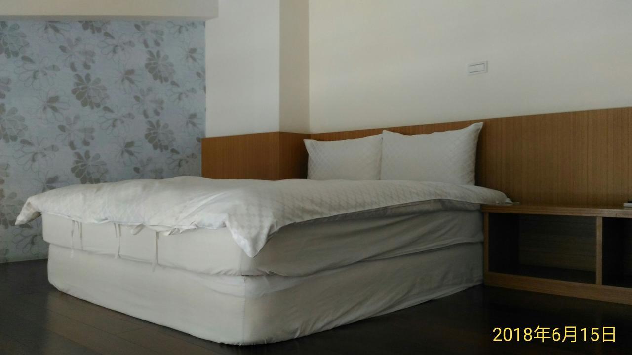 Sky Square Homestay Маґун Екстер'єр фото