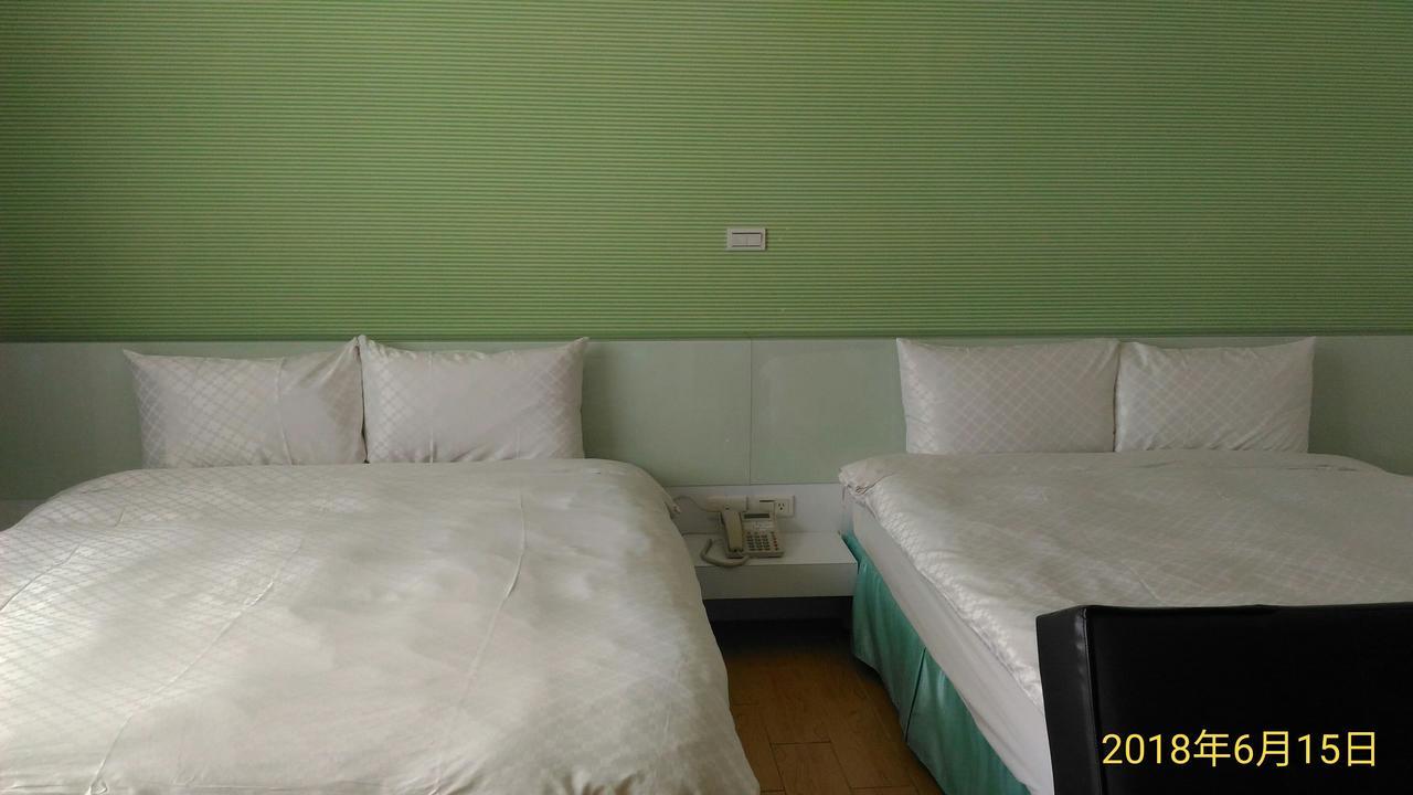 Sky Square Homestay Маґун Екстер'єр фото
