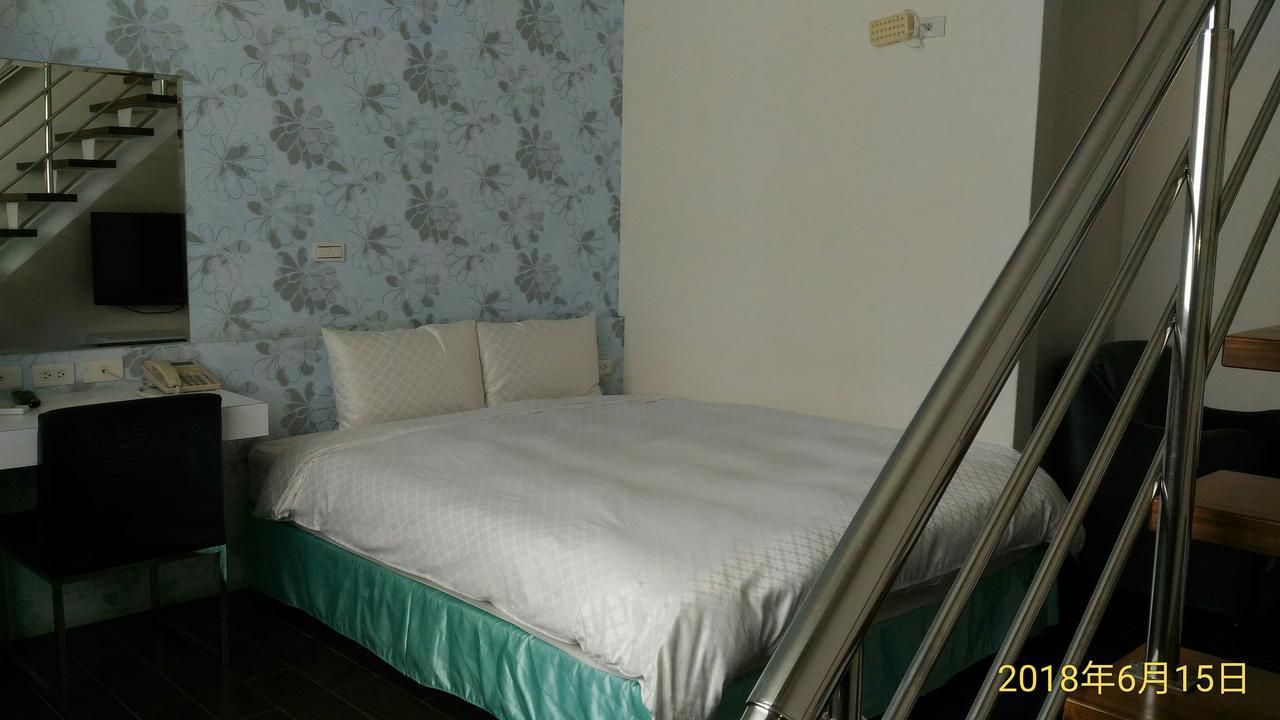Sky Square Homestay Маґун Екстер'єр фото