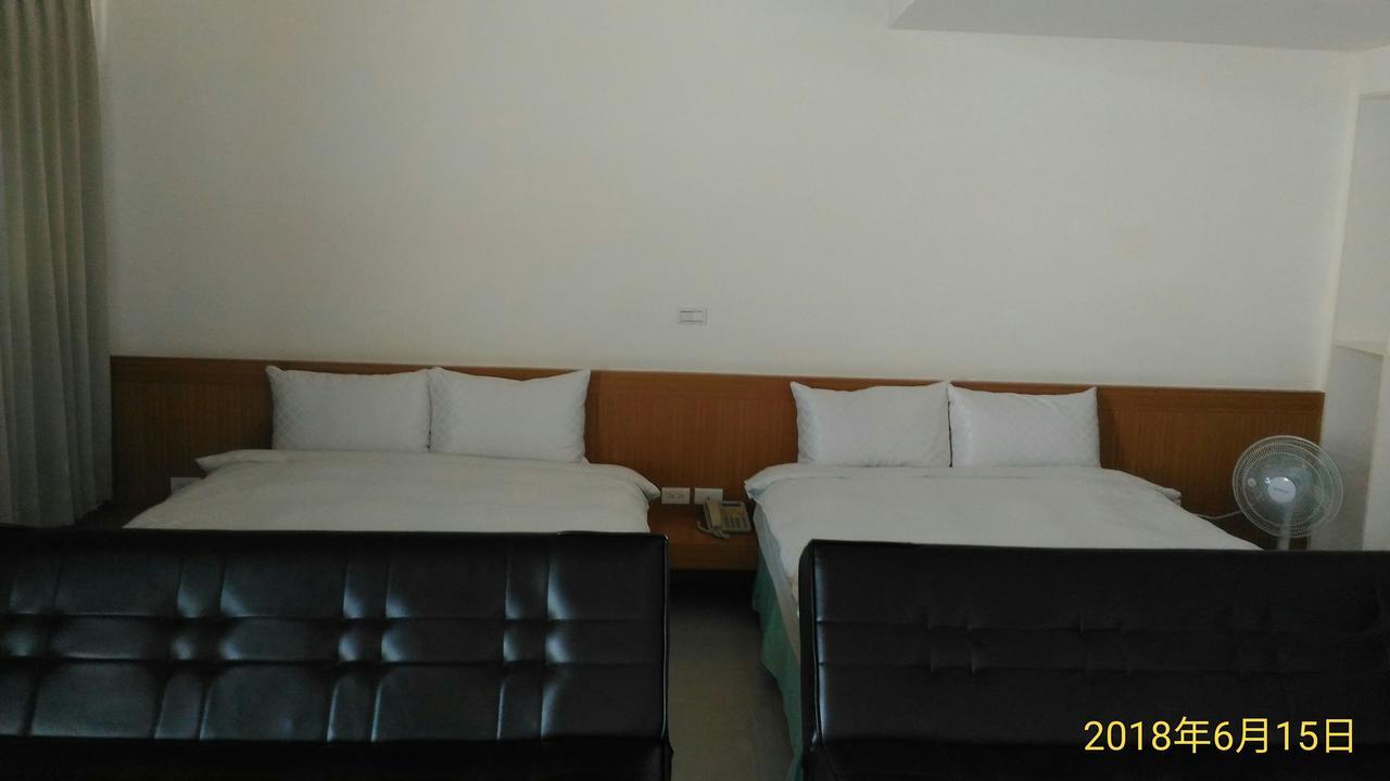Sky Square Homestay Маґун Екстер'єр фото