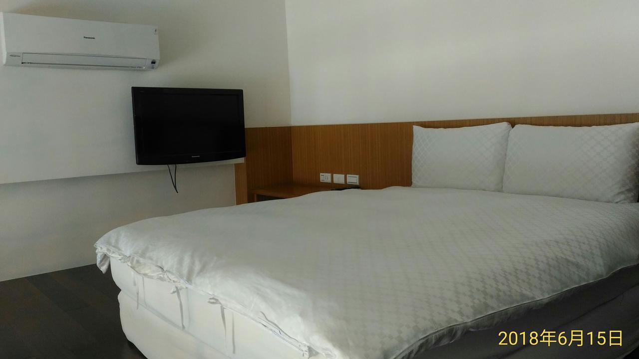 Sky Square Homestay Маґун Екстер'єр фото
